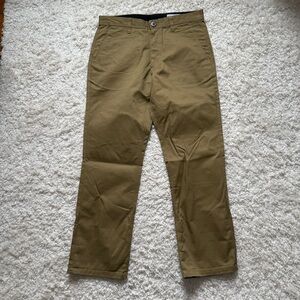 Volcom Men’s Frickin Skate Chino Pants. NWOT. Size 32.